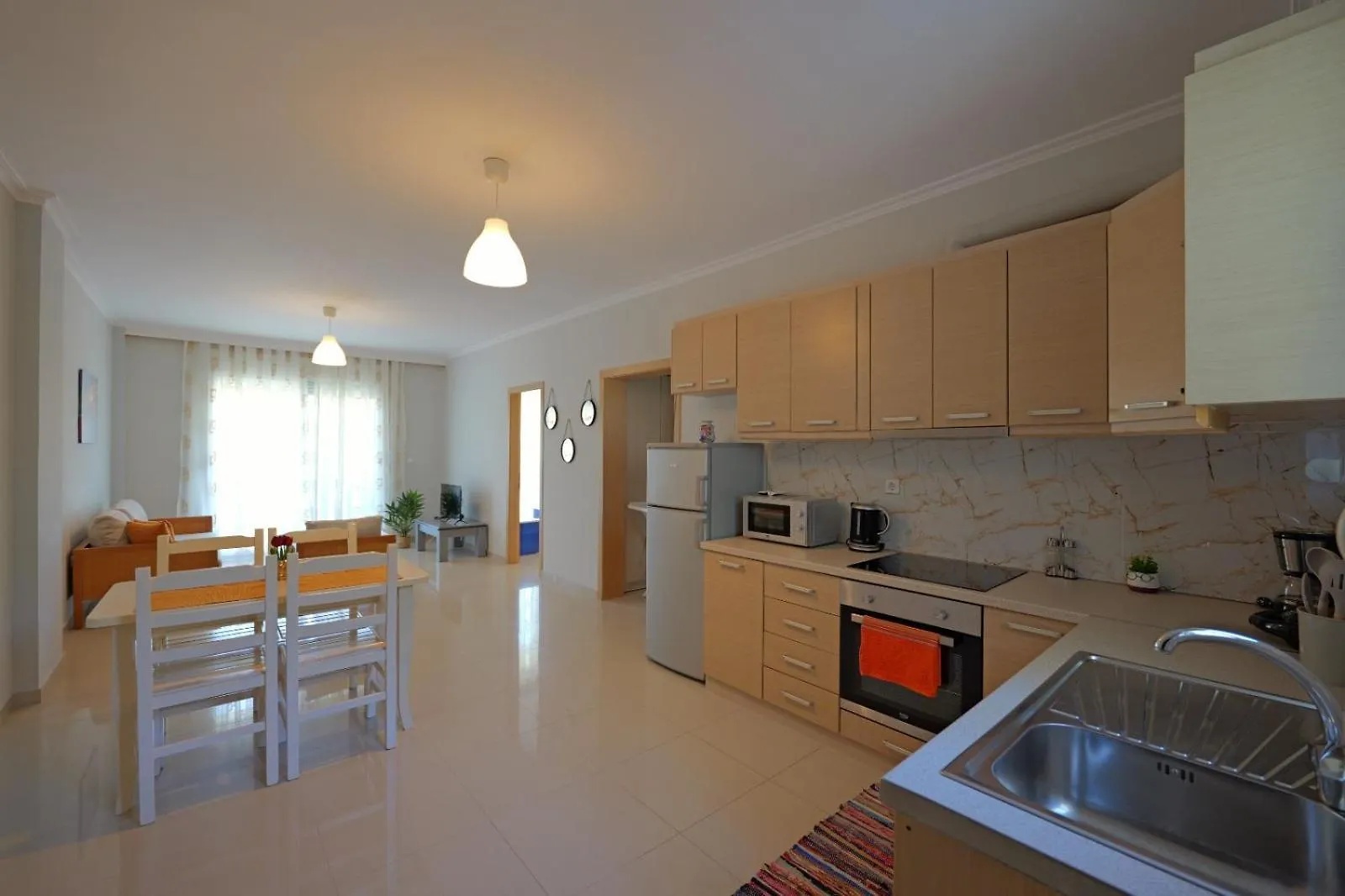 Llamani Apartments Himare 0*,