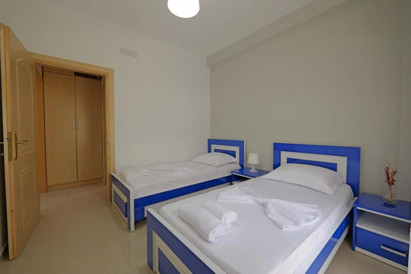 Llamani Apartments Himare