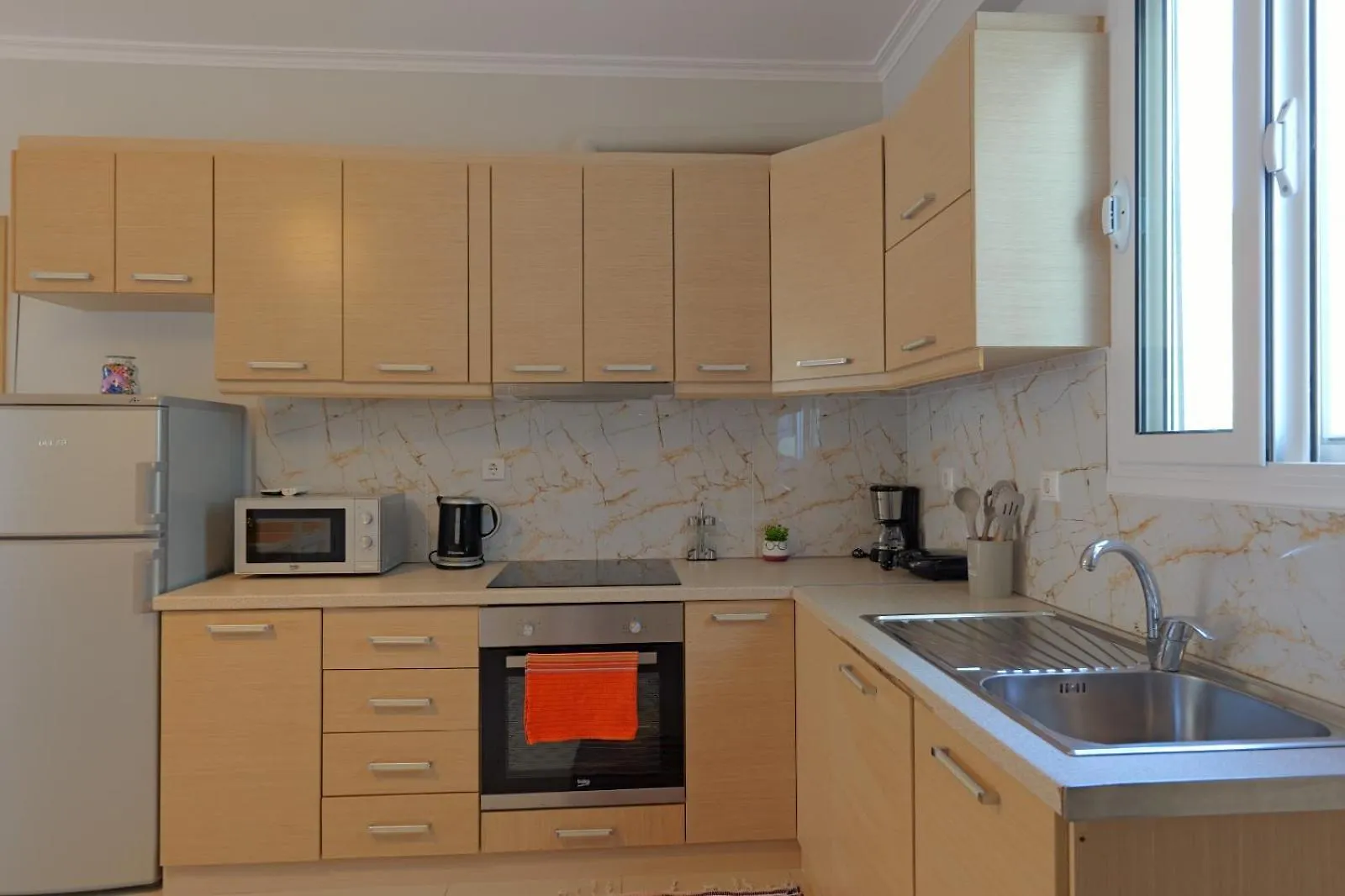 Llamani Apartments Himare