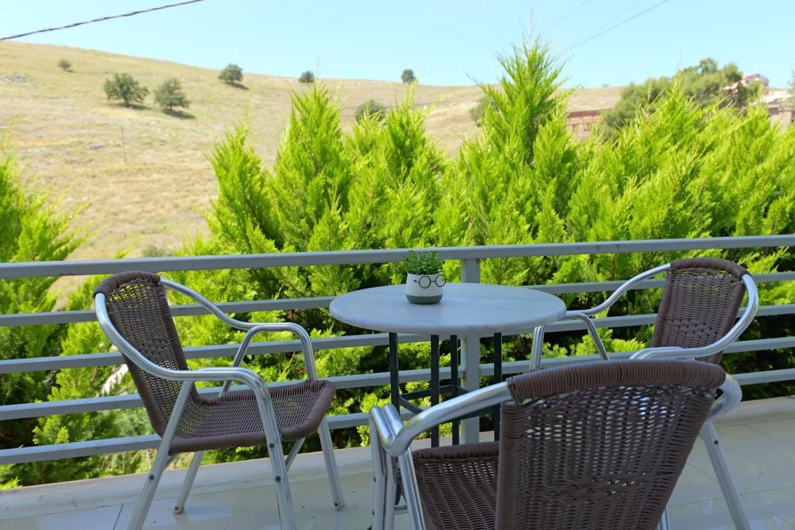 Llamani Apartments Himare