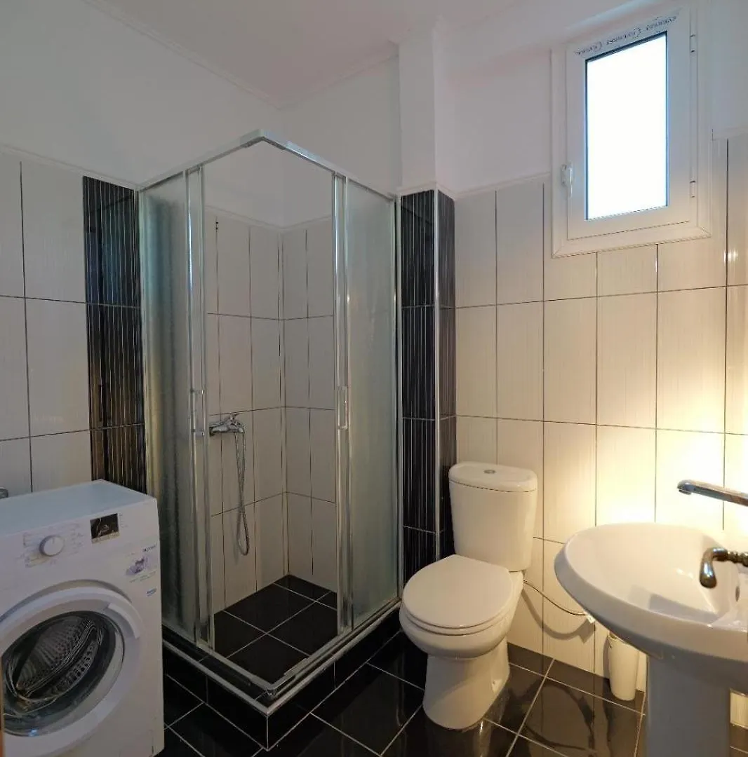 Llamani Apartments Himare
