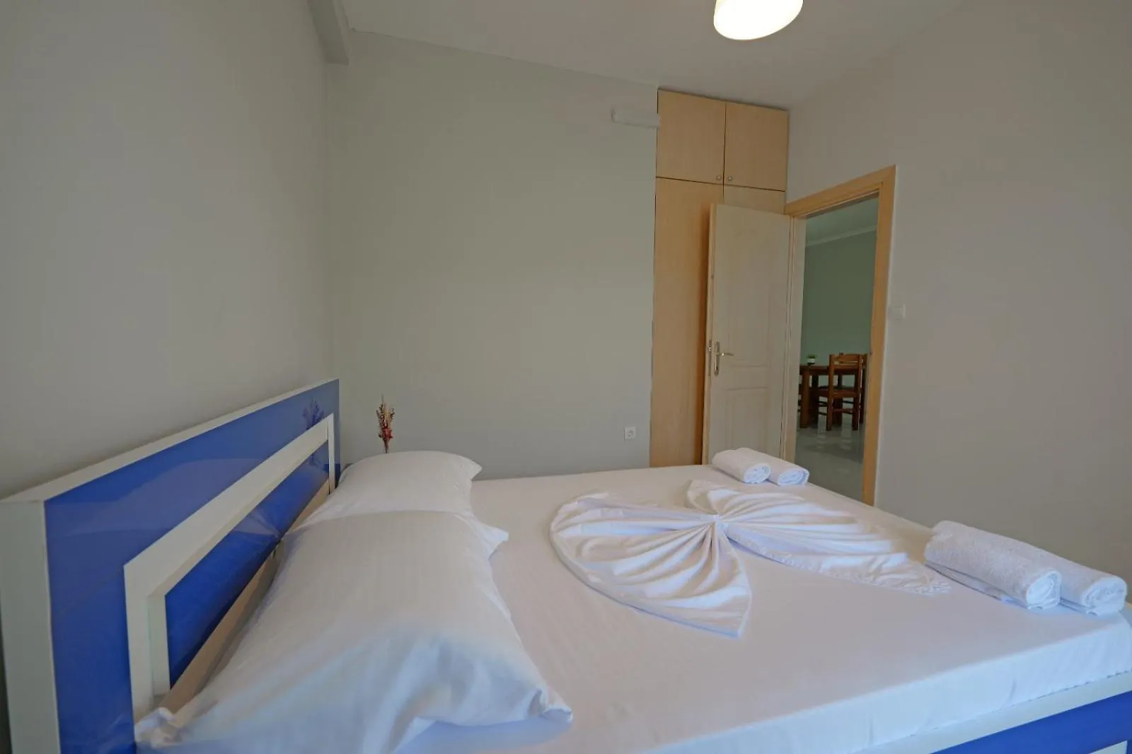 Llamani Apartments Himare