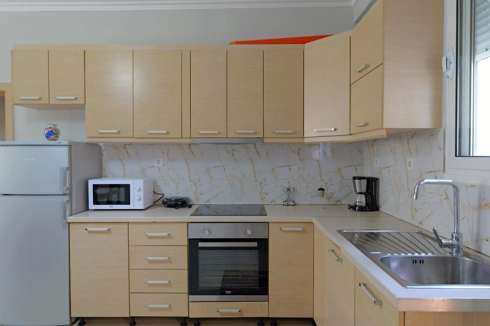 Llamani Apartments Himare