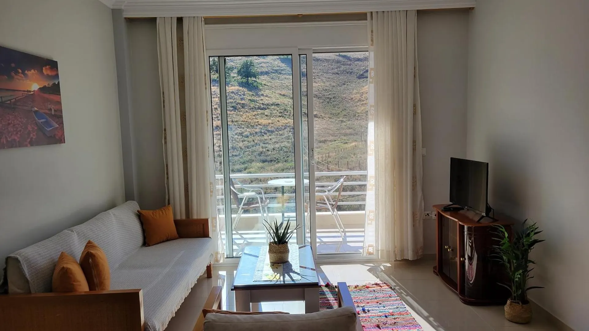 Llamani Apartments Himare